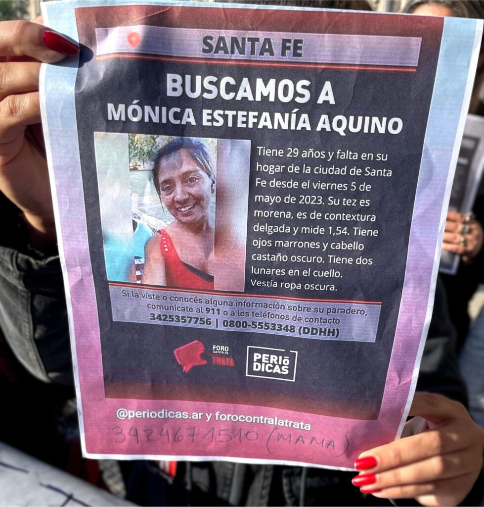 Cartel de búsqueda de Mónica Aquino