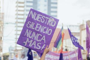8m silencio abuso